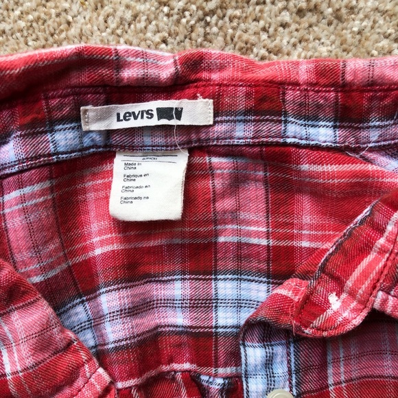 Levi’s Flannel - Picture 4 of 4